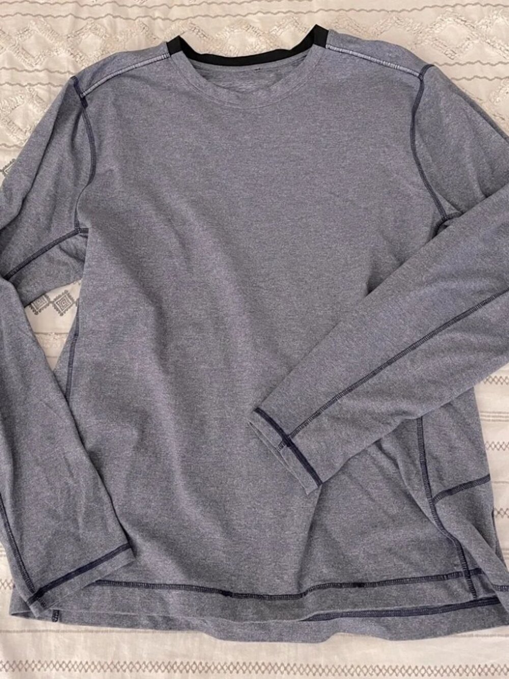 Lululemon Mens Long Sleeve Shirt / Sweatshirt